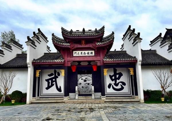 经常耳鸣是什么原因导致的？游戏画面